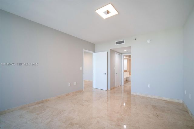 400 Alton Rd 2309, Miami Beach, FL 33139