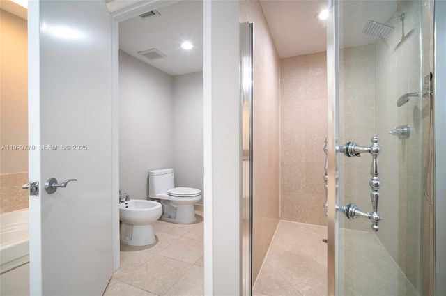 400 Alton Rd 2309, Miami Beach, FL 33139