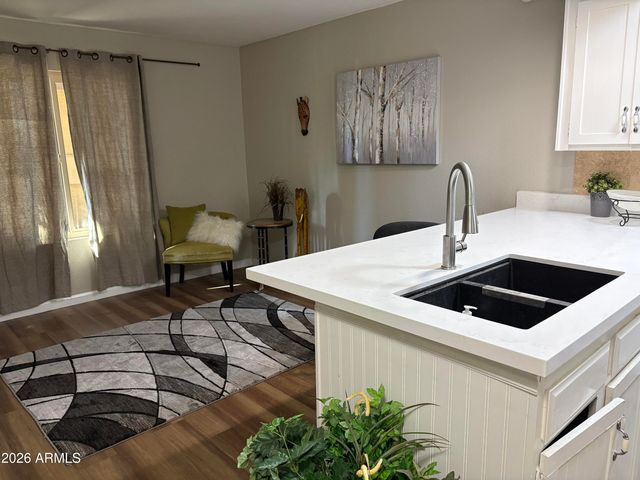 461 W Holmes Avenue 132, Mesa, AZ 85210