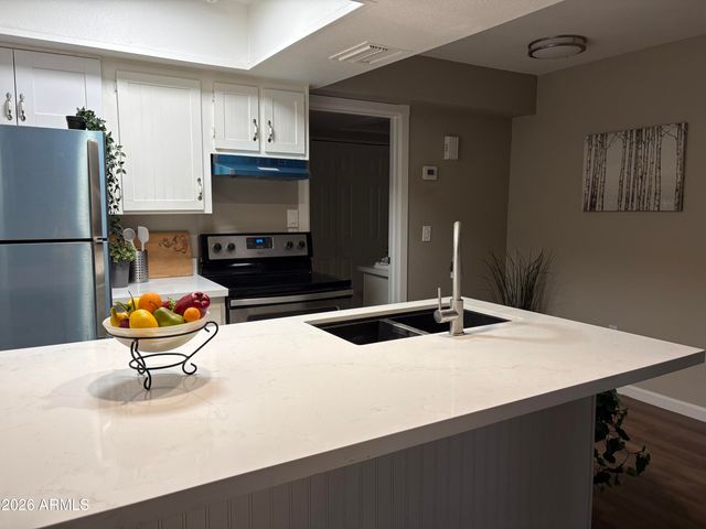 461 W Holmes Avenue 132, Mesa, AZ 85210