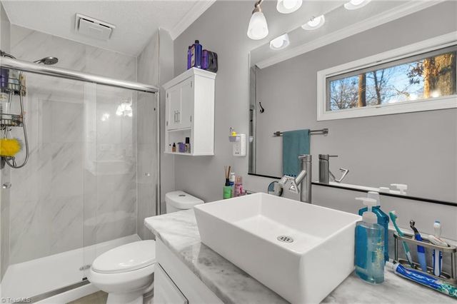 921 Lake W Drive, Thomasville, NC 27360