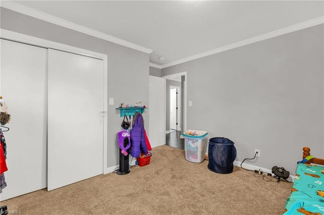 921 Lake W Drive, Thomasville, NC 27360