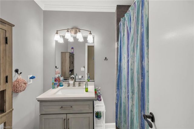 921 Lake W Drive, Thomasville, NC 27360