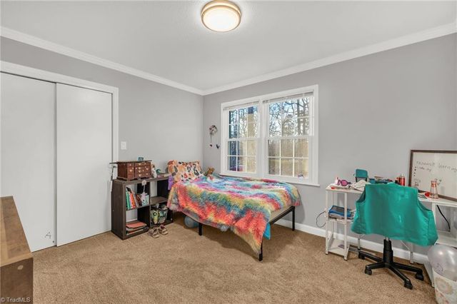 921 Lake W Drive, Thomasville, NC 27360