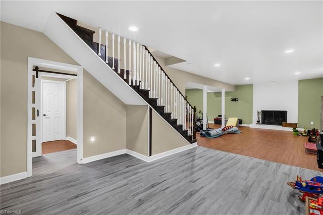 921 Lake W Drive, Thomasville, NC 27360