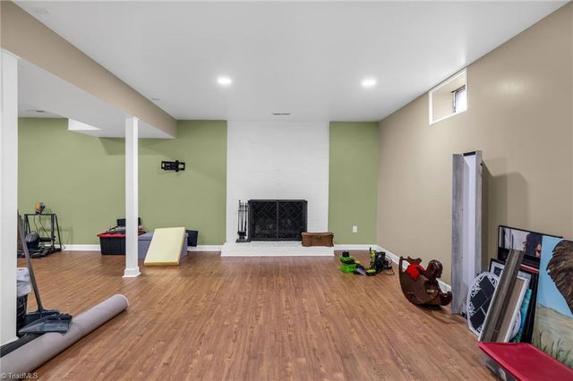 921 Lake W Drive, Thomasville, NC 27360