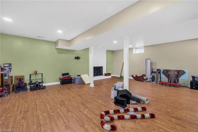 921 Lake W Drive, Thomasville, NC 27360