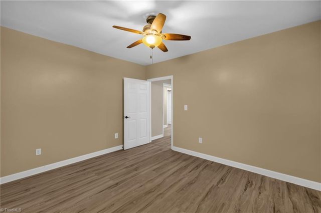 921 Lake W Drive, Thomasville, NC 27360