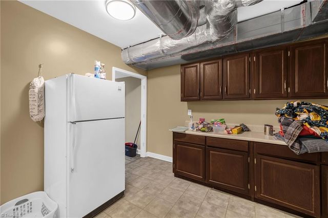 921 Lake W Drive, Thomasville, NC 27360