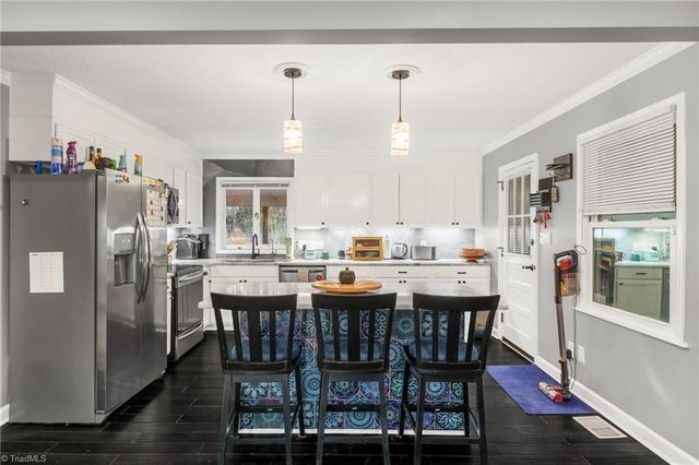 921 Lake W Drive, Thomasville, NC 27360