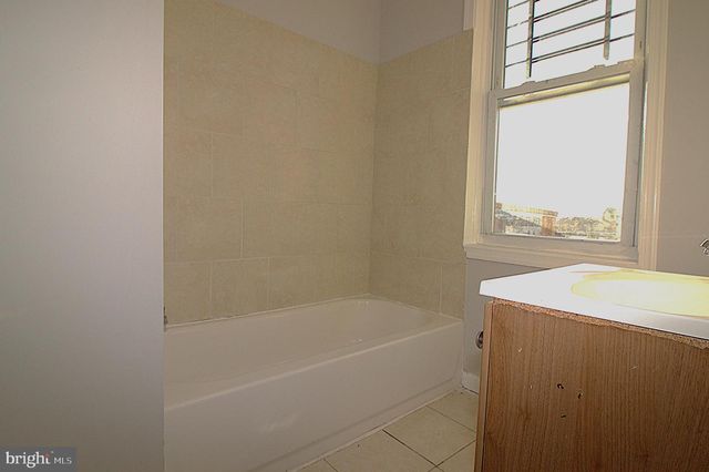 2414 SAINT PAUL ST, Baltimore, MD 21218
