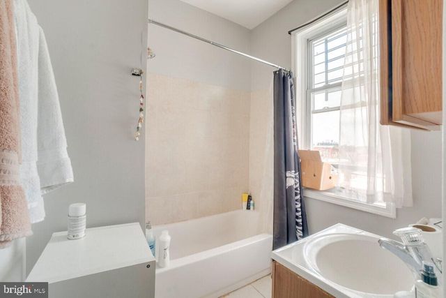 2414 SAINT PAUL ST, Baltimore, MD 21218