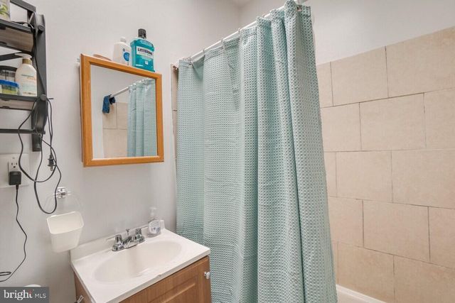 2414 SAINT PAUL ST, Baltimore, MD 21218