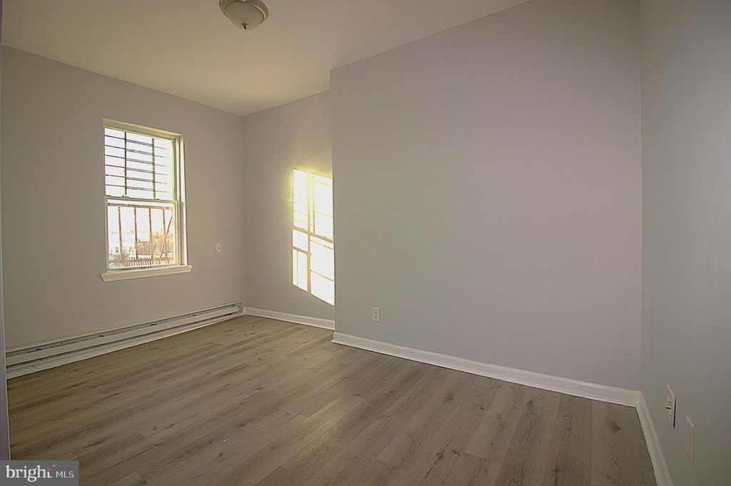 Image 2 of property listing at 2414 SAINT PAUL ST, Baltimore, MD 21218