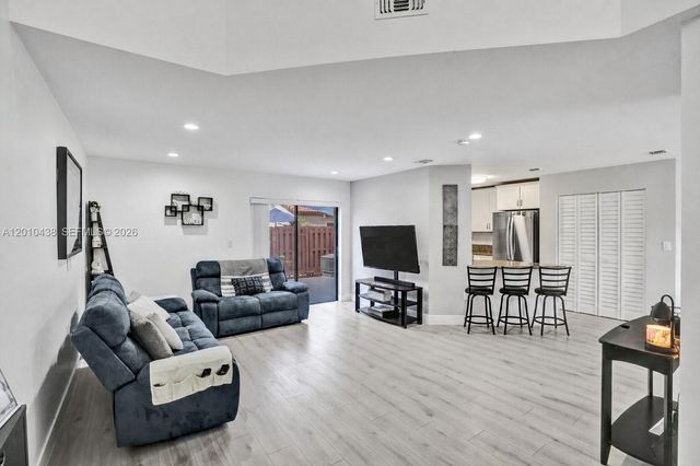 13501 SW 62nd St 101, Miami, FL 33183