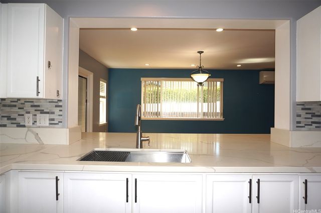 95-1078 Kahakiki Street, Mililani, HI 96789