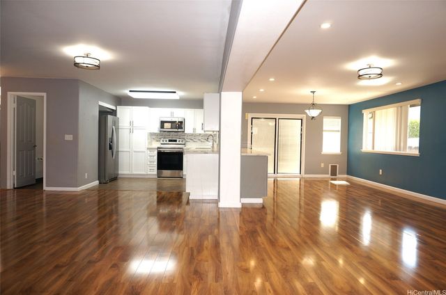 95-1078 Kahakiki Street, Mililani, HI 96789