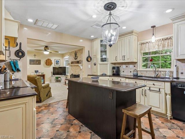 503 Old Dominion RD, Yorktown, VA 23692