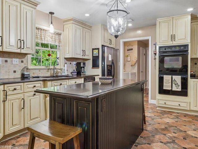 503 Old Dominion RD, Yorktown, VA 23692
