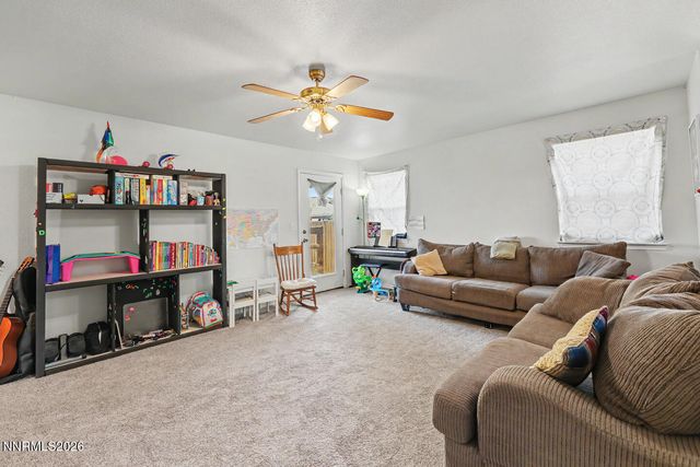 489 Torrey Pines Drive, Fallon, NV 89406