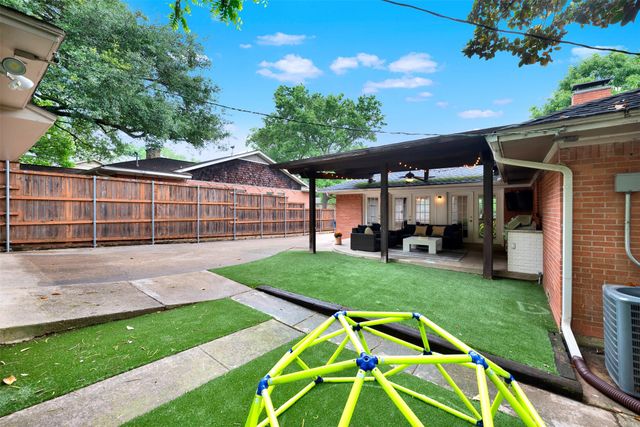 9634 Shoreview Road, Dallas, TX 75238