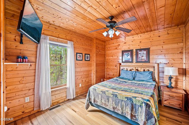 2251 Upper Middle Creek Road, Sevierville, TN 37876