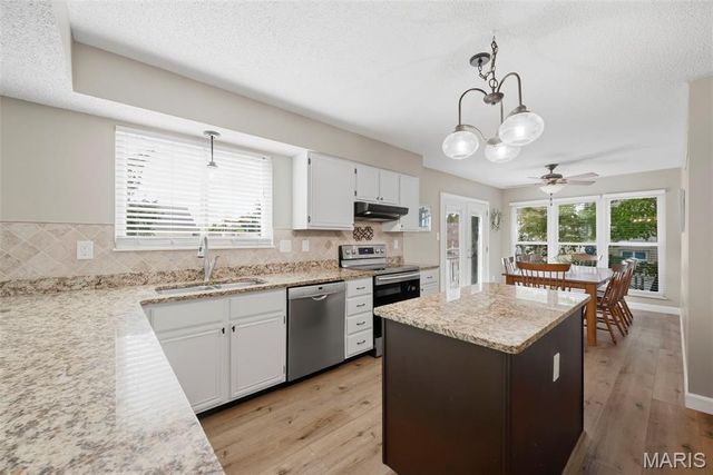 3699 Banbury Drive, St Charles, MO 63303
