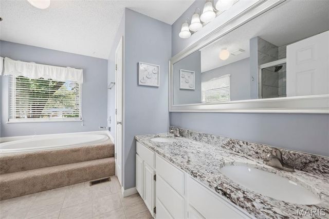 3699 Banbury Drive, St Charles, MO 63303