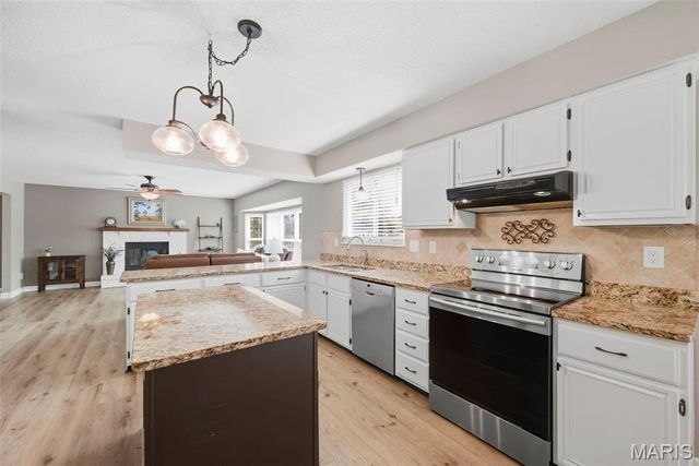 3699 Banbury Drive, St Charles, MO 63303