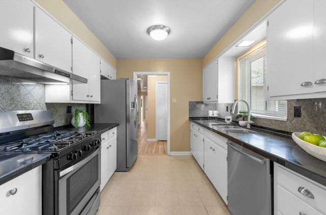 1513 Dartmouth Drive NE, Albuquerque, NM 87106