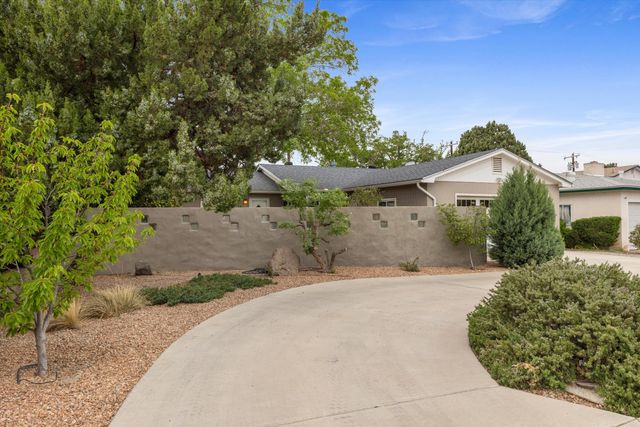 1513 Dartmouth Drive NE, Albuquerque, NM 87106