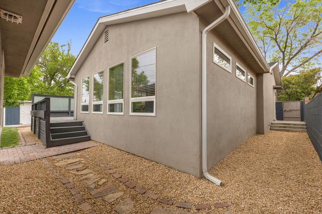 1513 Dartmouth Drive NE, Albuquerque, NM 87106