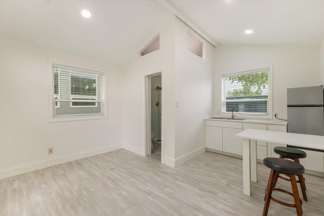1513 Dartmouth Drive NE, Albuquerque, NM 87106
