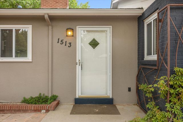1513 Dartmouth Drive NE, Albuquerque, NM 87106