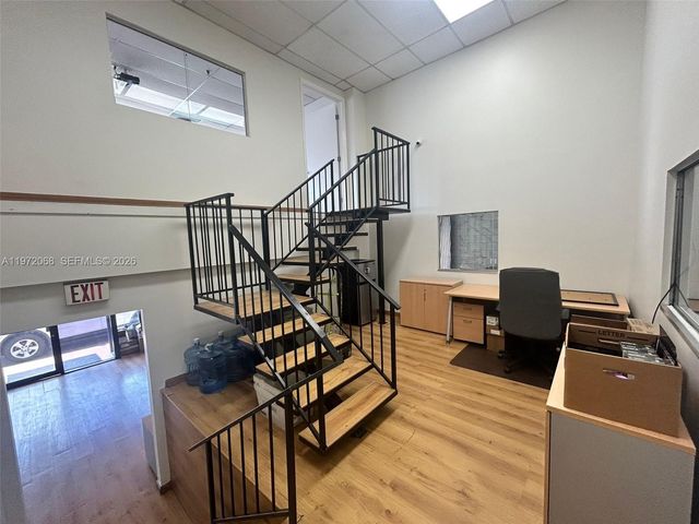 6910 NW 50th St 4-1, Miami, FL 33195