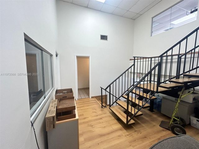 6910 NW 50th St 4-1, Miami, FL 33195