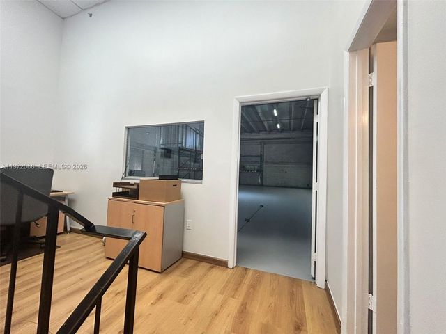 6910 NW 50th St 4-1, Miami, FL 33195