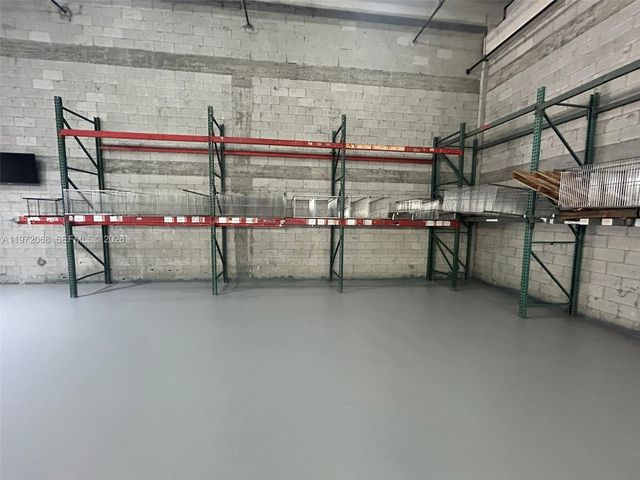 6910 NW 50th St 4-1, Miami, FL 33195