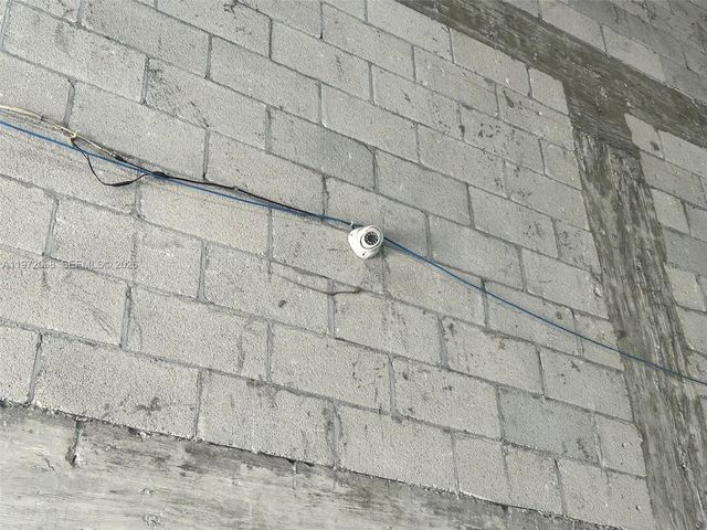 6910 NW 50th St 4-1, Miami, FL 33195