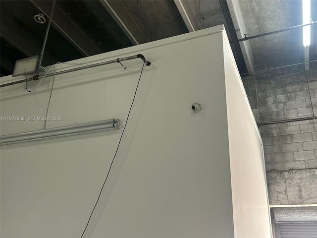 6910 NW 50th St 4-1, Miami, FL 33195