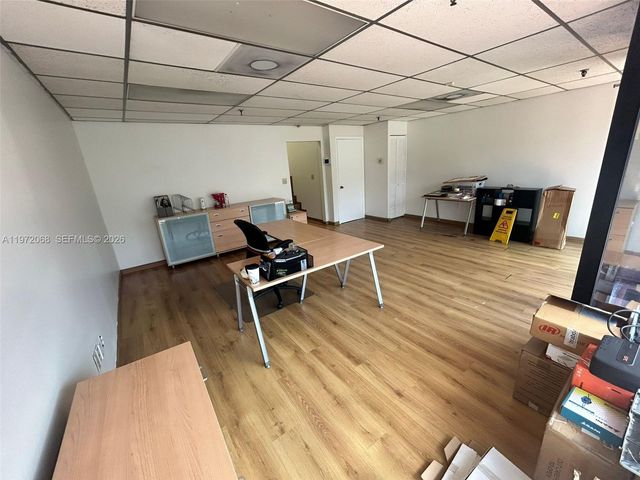 6910 NW 50th St 4-1, Miami, FL 33195