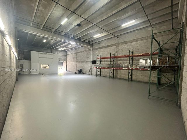 6910 NW 50th St 4-1, Miami, FL 33195