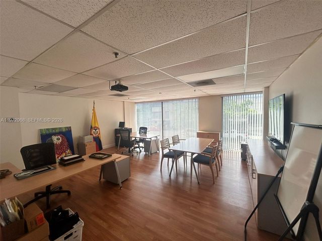 6910 NW 50th St 4-1, Miami, FL 33195