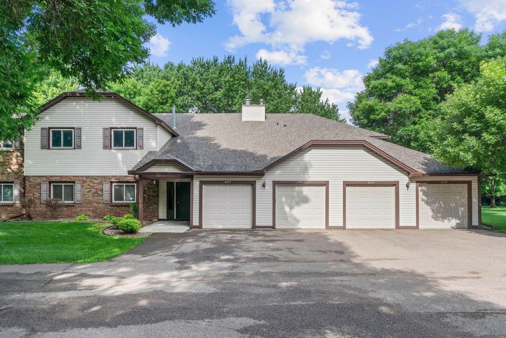 4359 Buckingham Court #1208, Vadnais Heights, MN 55127