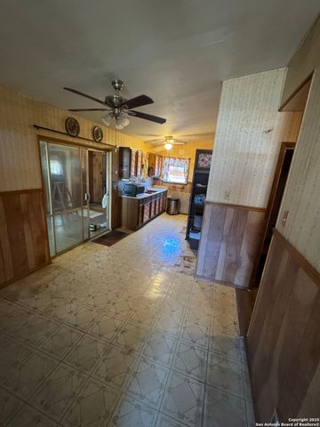 5247 Village Glen, San Antonio, TX 78218