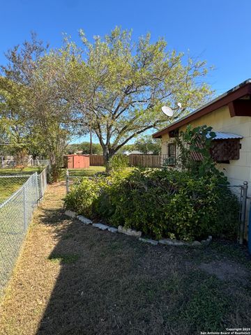 5247 Village Glen, San Antonio, TX 78218