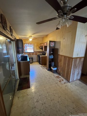 5247 Village Glen, San Antonio, TX 78218