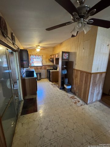 5247 Village Glen, San Antonio, TX 78218