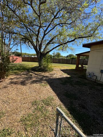 5247 Village Glen, San Antonio, TX 78218