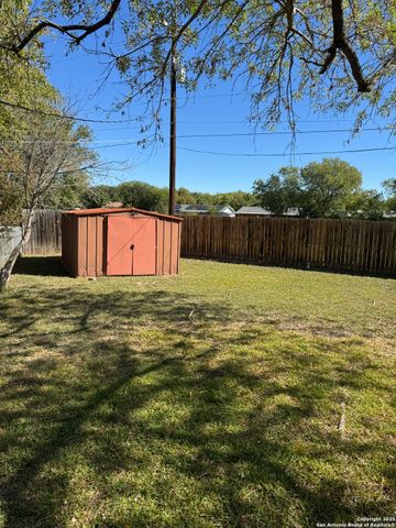 5247 Village Glen, San Antonio, TX 78218